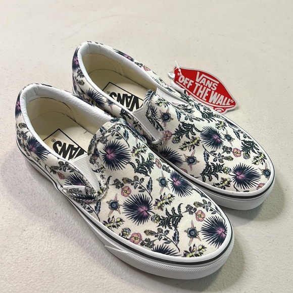 VANS | Classic Slip-On Paradise Floral Shoes - Picture 3 of 10